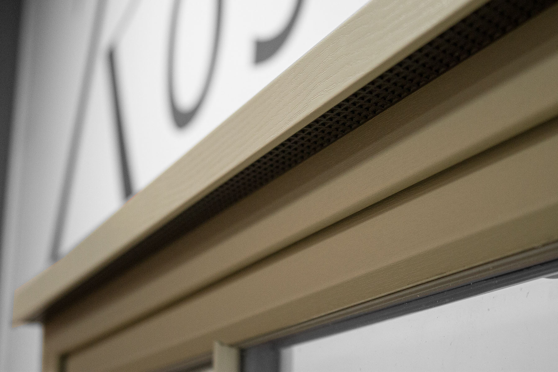 Do Sash Windows Need Trickle Vents?